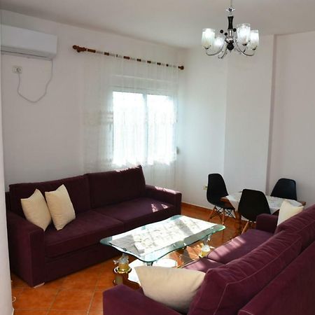 Gzim'S Apartment Durrës Eksteriør billede
