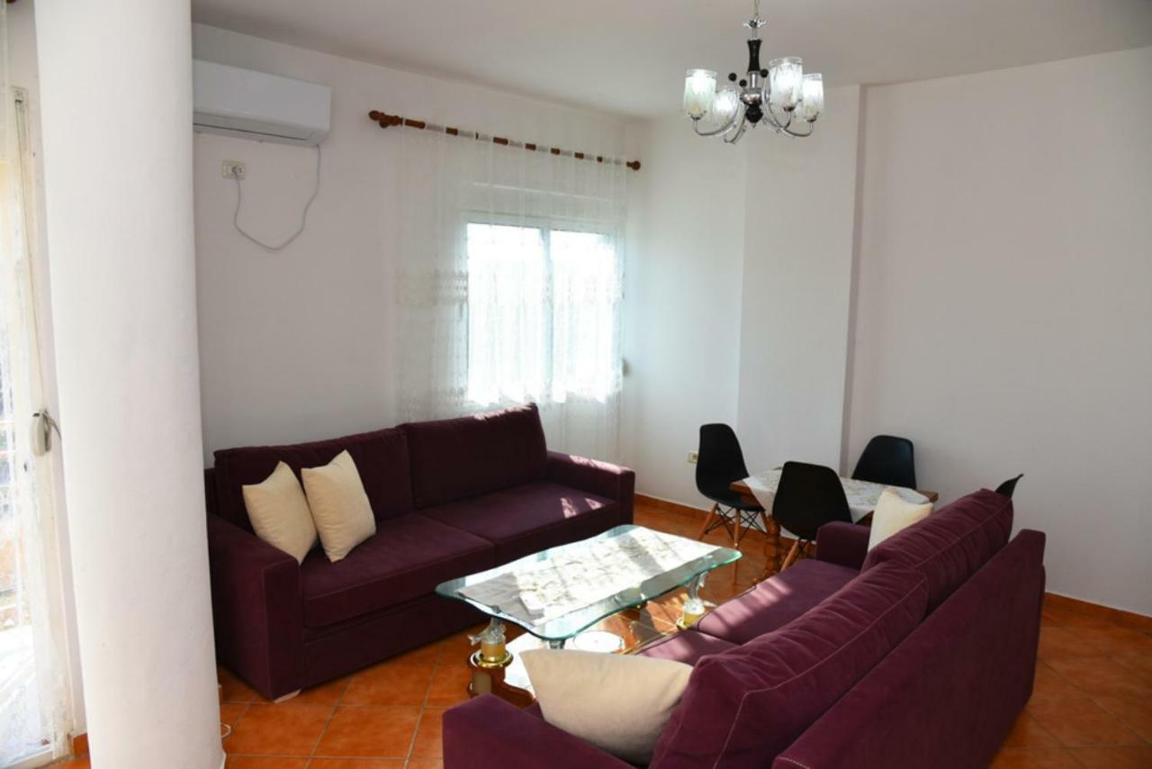 Gzim'S Apartment Durrës Eksteriør billede